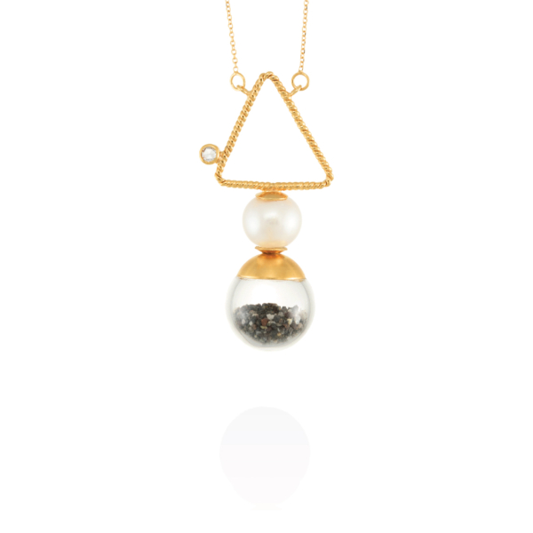 CS_18kt_elixir_triangle_pendant_diamond_pearl
