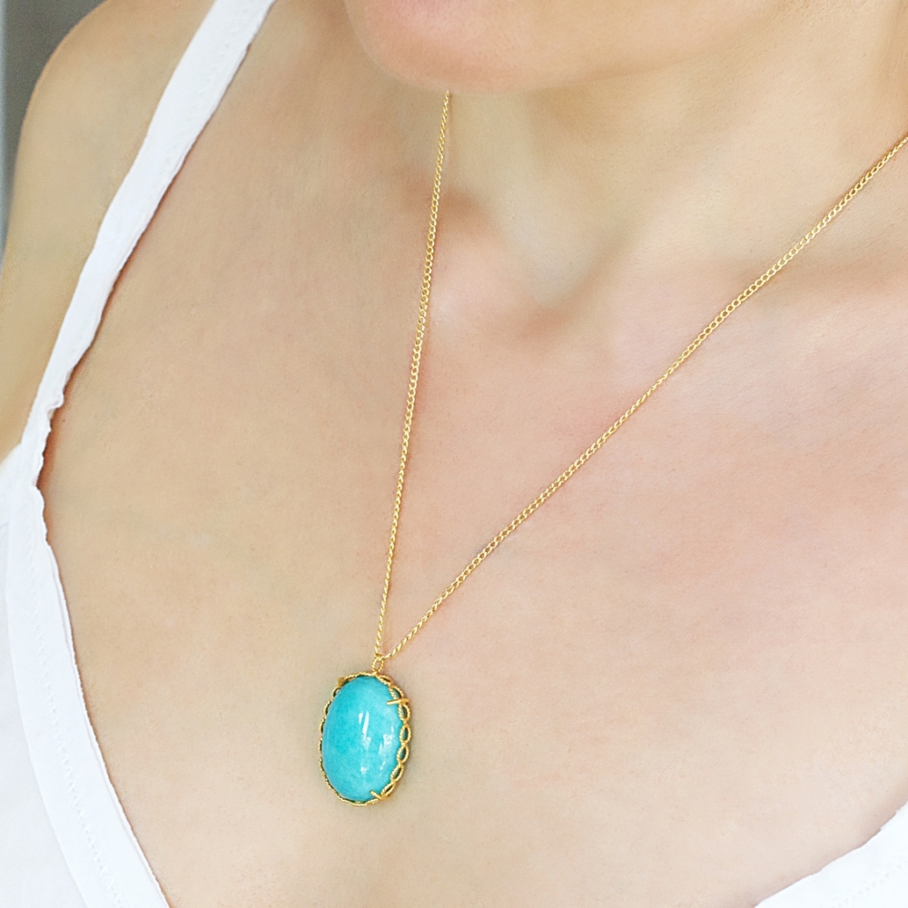 Tat_34_CS_tattoo_pendant_turquoise_model