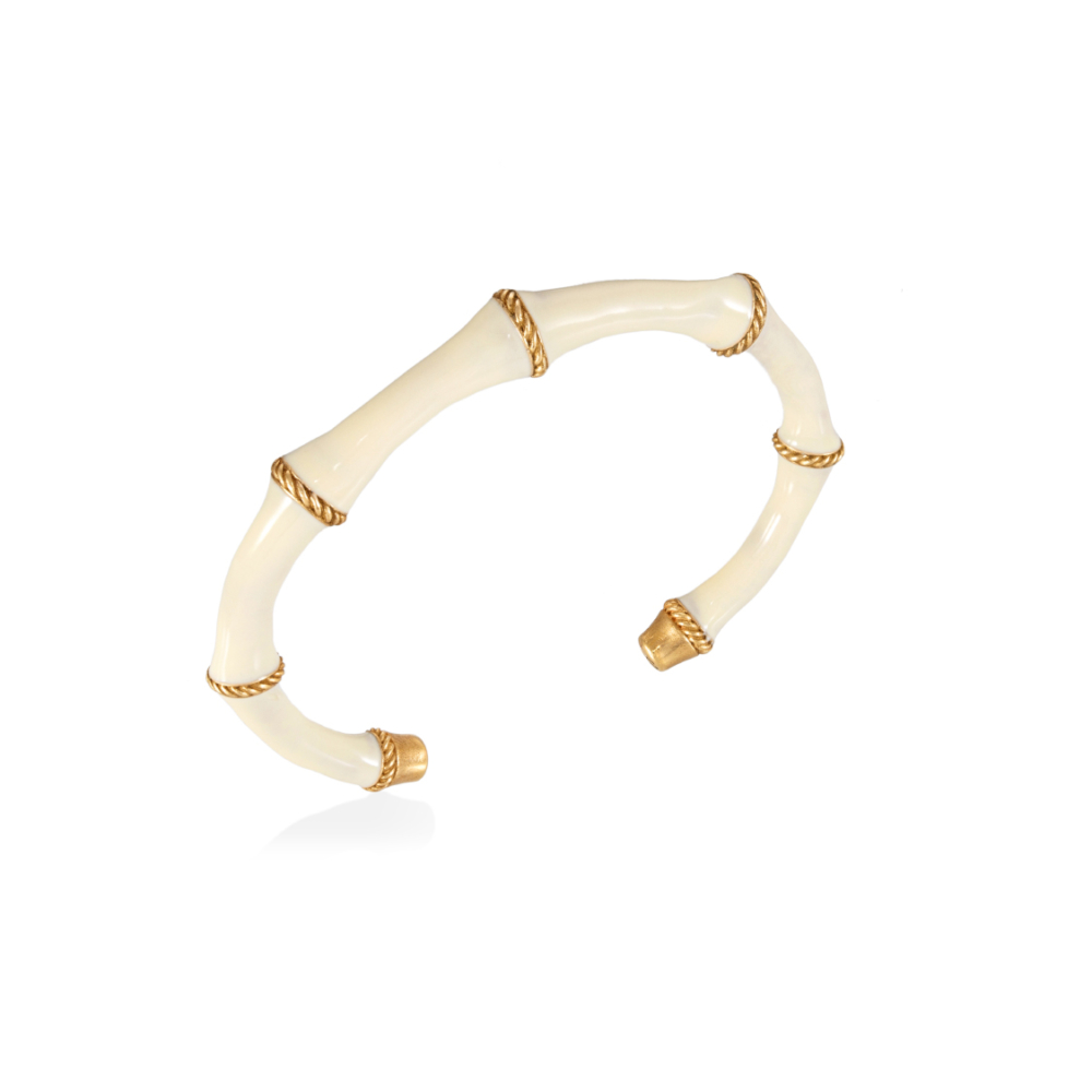 CH22_B_Charm 22_CS_Bone