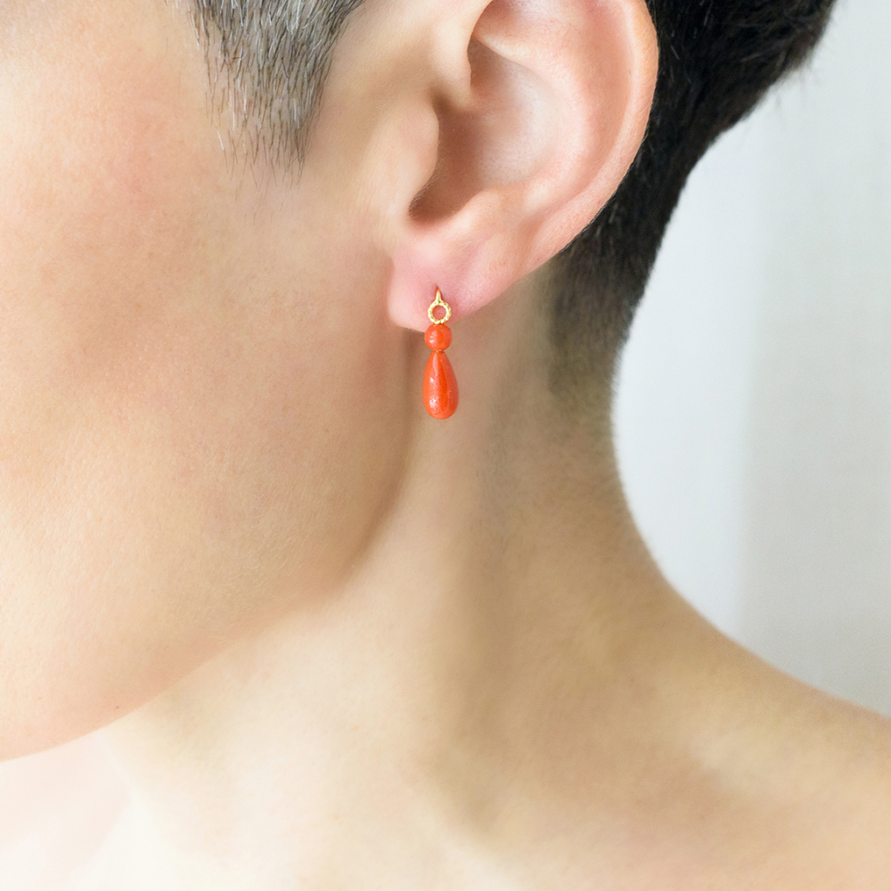 Drop earrings with rose corals
