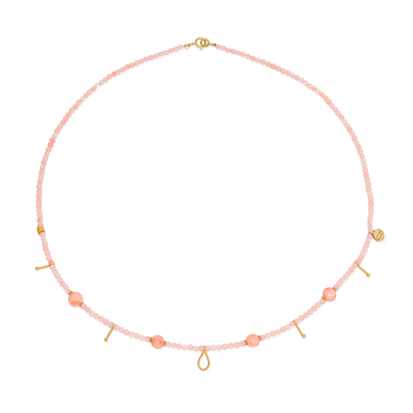 Necklace with rose corals