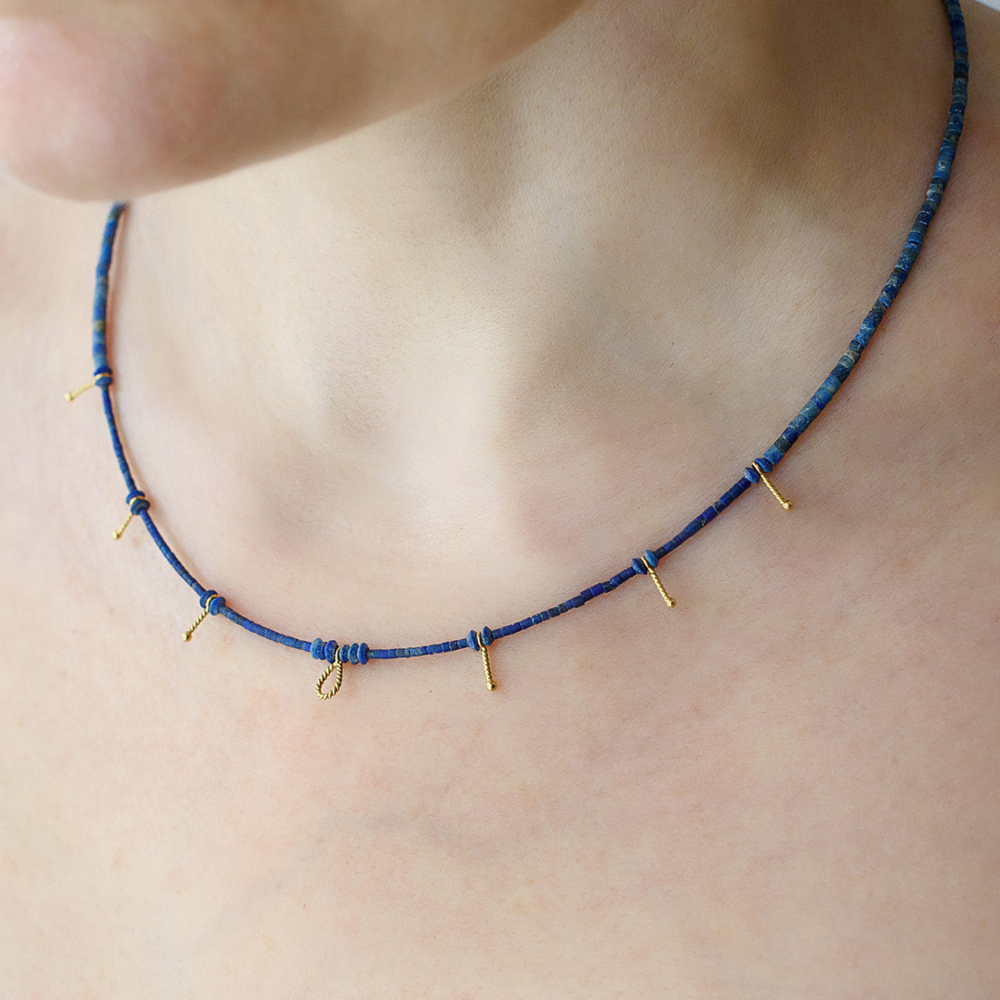 Necklace with lapis