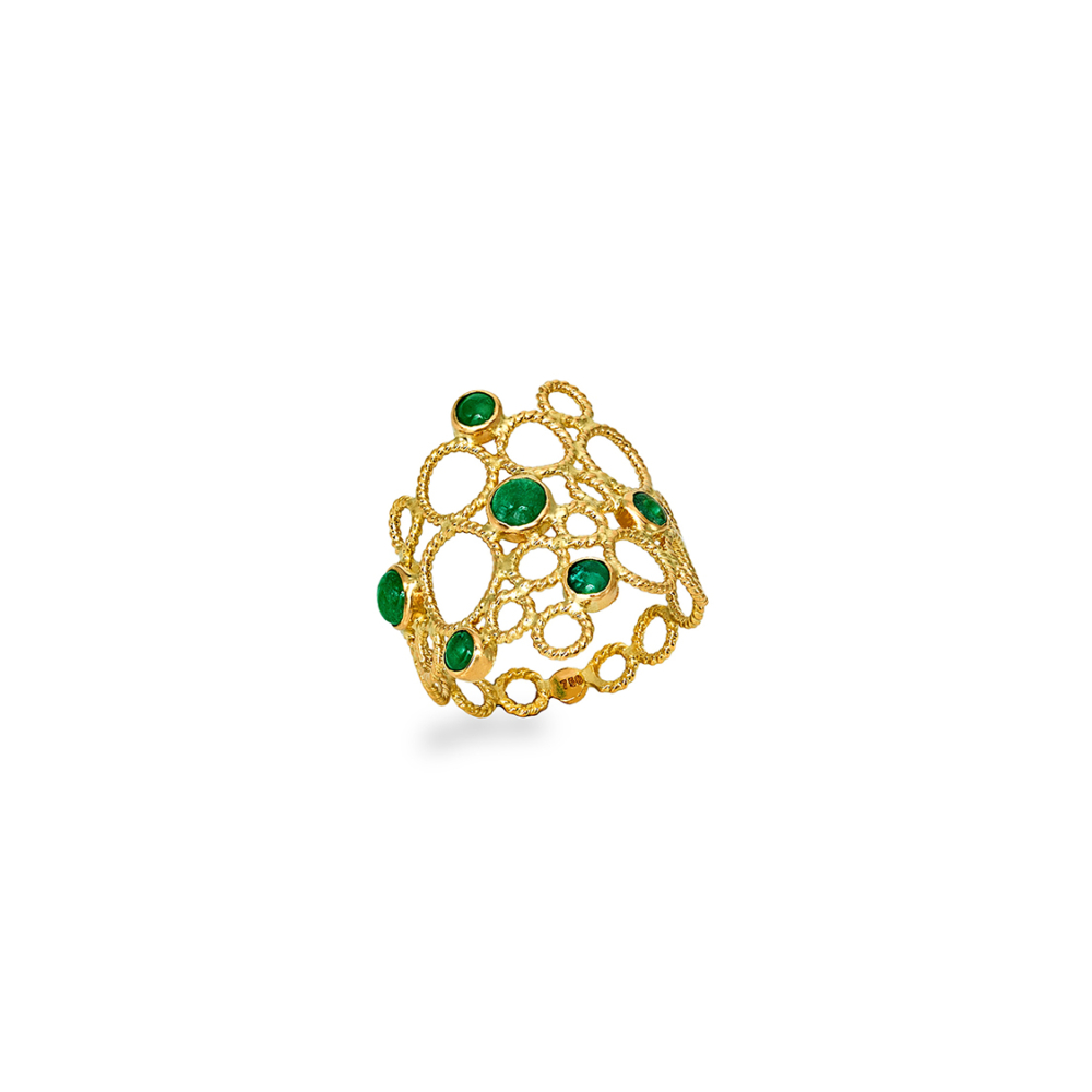 Lace ring with emeralds